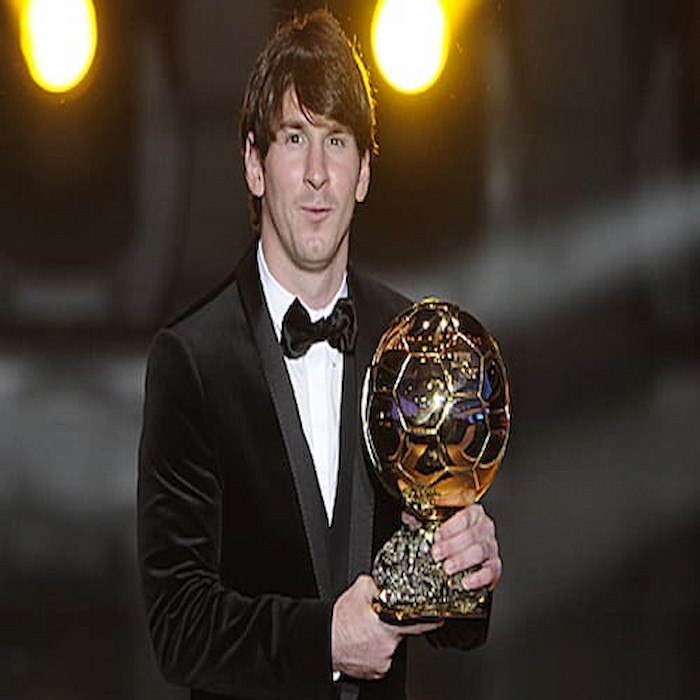 Messi con el balon de oro 2010